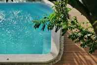 Swimming Pool Hotel AONO