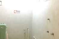 Toilet Kamar Pesona Backpackers Inn