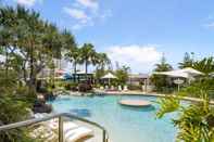 Kolam Renang Alex Beach Resort 412