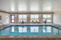 Swimming Pool MainStay Suites Waukee - West Des Moines