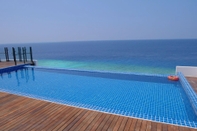 Swimming Pool Ranthari Hotel and Spa Ukulhas Maldives