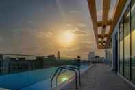 Swimming Pool IntercityHotel Dubai Jaddaf Waterfront