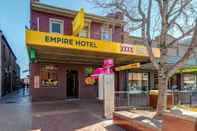 Exterior Empire Hotel Goulburn