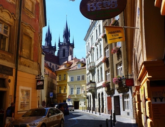 Luar Bangunan 2 Hostel Prague Tyn