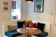 Bar, Cafe and Lounge The Cottage, Lower St, West Chinnock