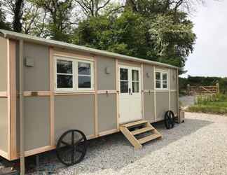 Bên ngoài 2 5 Luxury Shepherds Hut Mobile Home