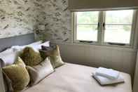 Phòng ngủ 5 Luxury Shepherds Hut Mobile Home