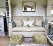 Common Space 7 5 Luxury Shepherds Hut Mobile Home