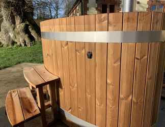 Bangunan 2 Abbey View Cottage - Scandi Spa Hot Tub