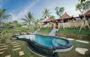 Swimming Pool 7 Keraman Suite