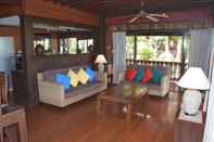 ล็อบบี้ 4 bedroom beachfront Villa 3 SDV024-By Samui Dream Villas