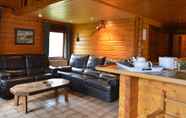 Common Space 6 A Wooden Chalet Located in a Quiet and Green Environment, for 5 People