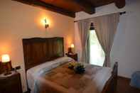 Kamar Tidur Luxury Holiday Home in Modigliana Italy With Garden