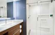 Toilet Kamar 7 Residence Inn by Marriott Middletown Goshen