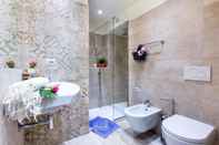 In-room Bathroom Home Carales