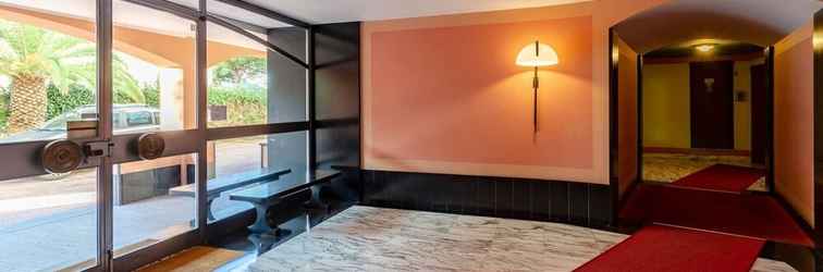 Lobby Altido Light Flat for 5 in the Heart of Bogliasco