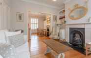 Kamar Tidur 2 Charming 2 Bedroom Home in West London