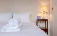 Kamar Tidur 3 Charming 2 Bedroom Home in West London