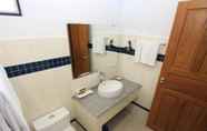 Toilet Kamar 2 Mountain Top Hotel