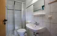 Toilet Kamar 7 Jugenddorf Wittow