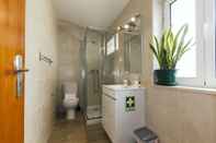 Toilet Kamar A38 - Rising Sun Top-Floor Flat