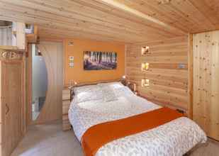 Phòng ngủ 4 Porthole Log Cabin