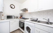 Bedroom 4 Comfortable one Bedroom Apartment in Notting Hill, Lambton Place Near Portobello