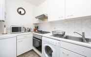 Phòng ngủ 4 Comfortable one Bedroom Apartment in Notting Hill, Lambton Place Near Portobello