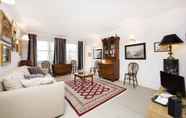 Phòng ngủ 2 Comfortable one Bedroom Apartment in Notting Hill, Lambton Place Near Portobello
