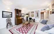 Lobby 5 Comfortable one Bedroom Apartment in Notting Hill, Lambton Place Near Portobello