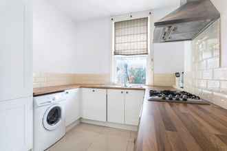 Bilik Tidur 4 Traditional Chelsea Maisonette With 2 Bedrooms and Wonderful Views of the River