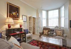 Common Space 6 Kensington - Comfortable two Bedroom Ground Floor Property - 3 Beds