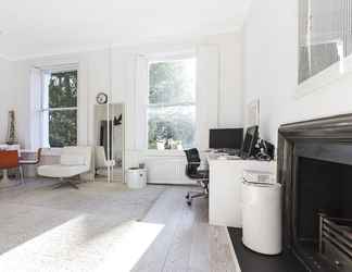 Lobi 2 Well Presented one Bedroom Apartment Located in the Fabulous Notting Hill