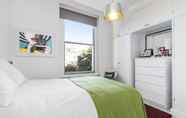 Kamar Tidur 6 Well Presented one Bedroom Apartment Located in the Fabulous Notting Hill