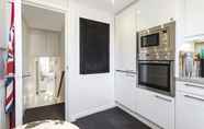 Kamar Tidur 5 Well Presented one Bedroom Apartment Located in the Fabulous Notting Hill