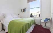 Kamar Tidur 3 Well Presented one Bedroom Apartment Located in the Fabulous Notting Hill