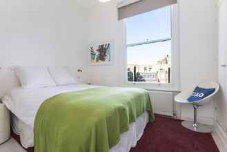 Kamar Tidur 4 Well Presented one Bedroom Apartment Located in the Fabulous Notting Hill