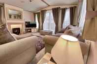 Common Space Stunning 2-bed Holiday Lodge Nr Padstow