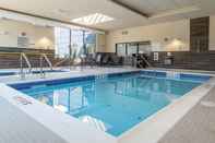 Kolam Renang Fairfield Inn & Suites by Marriott Penticton