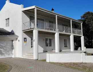 Exterior 2 Hermanus Beach Cottage 2