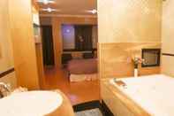 Toilet Kamar Ritz Motel