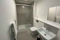 Toilet Kamar Ranmoor Apartments at Wilkinson Lane