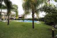 Kolam Renang Ground Floor Apartment in Marbella