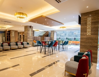 Sảnh chờ 2 Ramada Encore by Wyndham Kathmandu Thamel