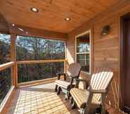 Bedroom 3 Luxury Good Vibes Cabin With Tub by Redawning