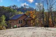 Exterior Luxury Good Vibes Cabin With Tub by Redawning