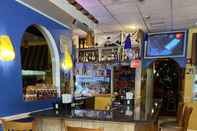 Bar, Cafe and Lounge Deer Park Motor Inn