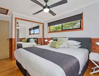 Bedroom 2 Newcastle Short Stay Apartments - Glebe Road Adamstown