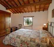 Bedroom 2 Romantic With Chianti Panorama