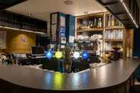 Quầy bar, cafe và phòng lounge L'Outa Hôtel Restaurant